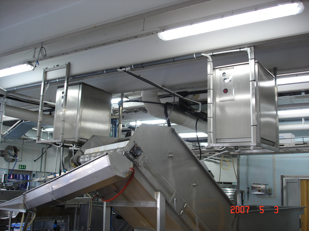 fluid ice conveyor